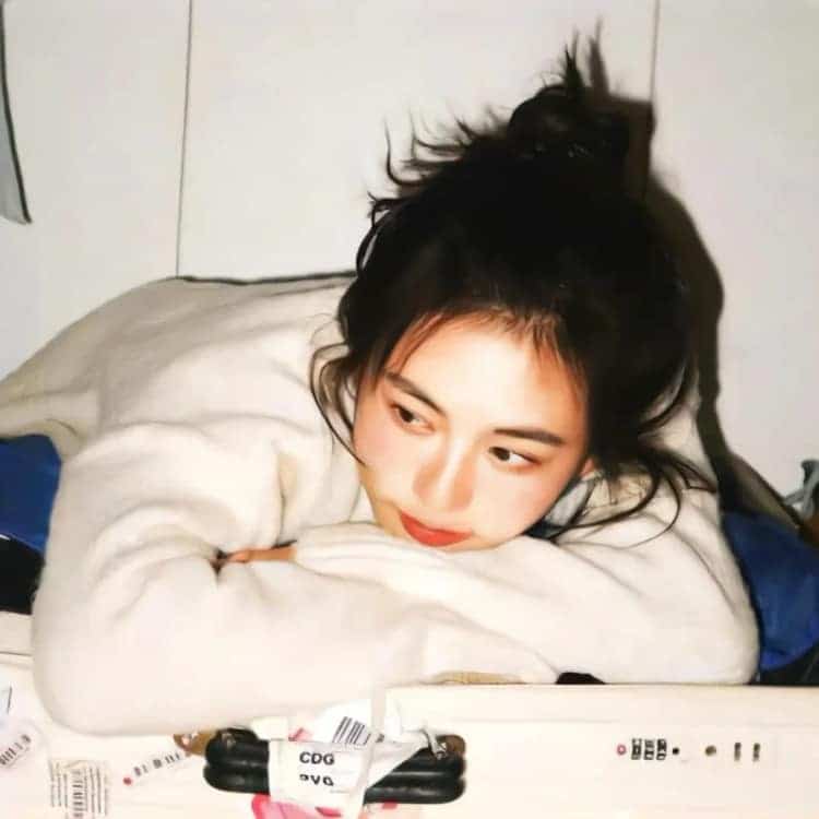 漂亮有气质感性成熟女生头像_18