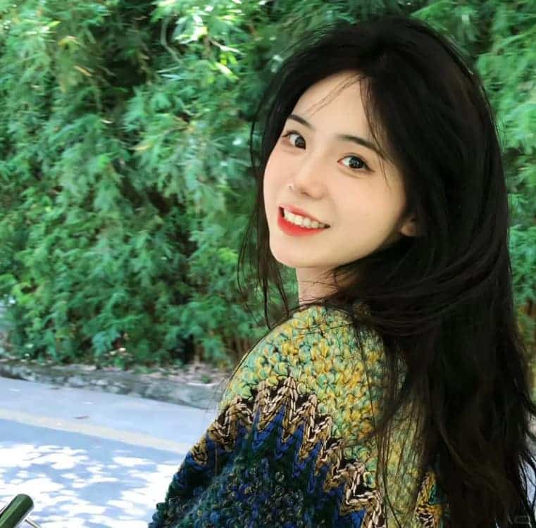 漂亮有气质感性成熟女生头像_19