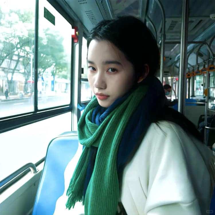 漂亮有气质感性成熟女生头像_23