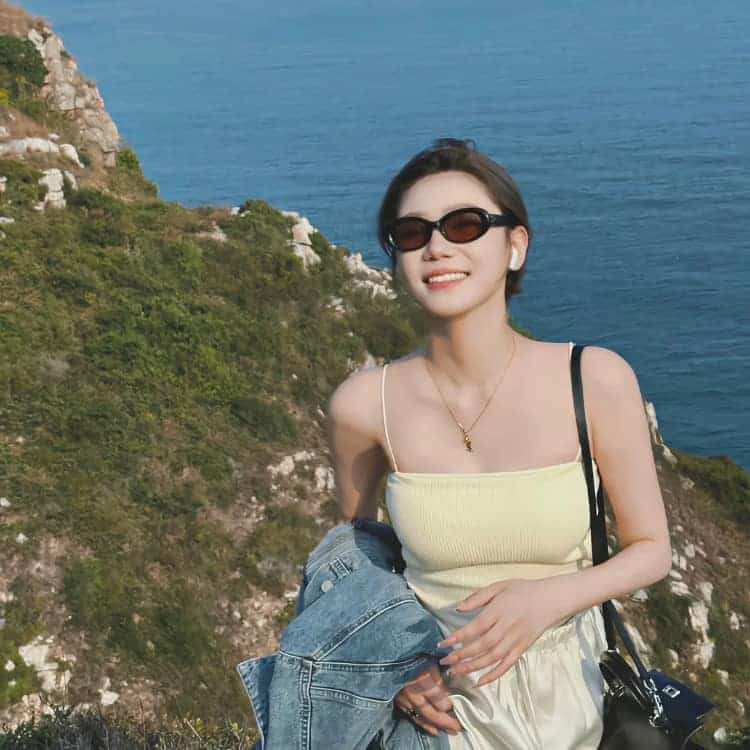 漂亮有气质感性成熟女生头像_26