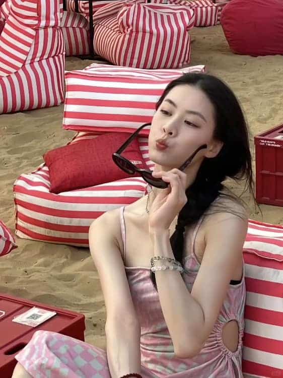 漂亮好看的清冷感短剧女星赵夕汐微信头像_10