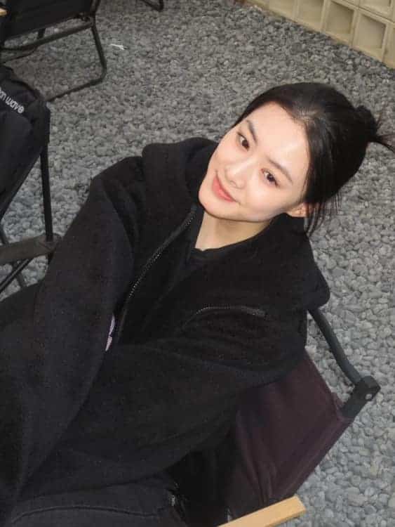 漂亮好看的清冷感短剧女星赵夕汐微信头像_14
