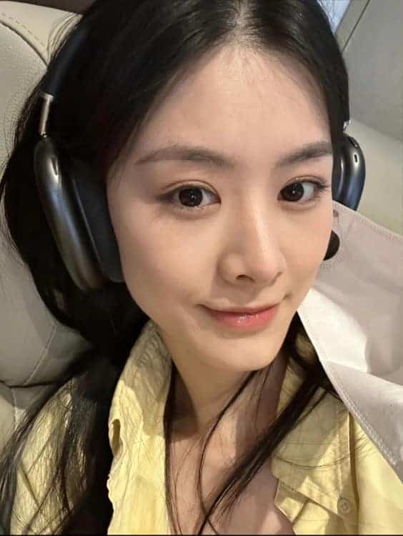 漂亮好看的清冷感短剧女星赵夕汐微信头像_15