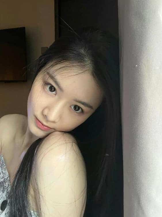 漂亮好看的清冷感短剧女星赵夕汐微信头像_16