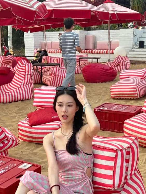 漂亮好看的清冷感短剧女星赵夕汐微信头像_19
