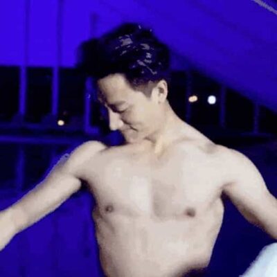 黄轩的水中巨蟒图片