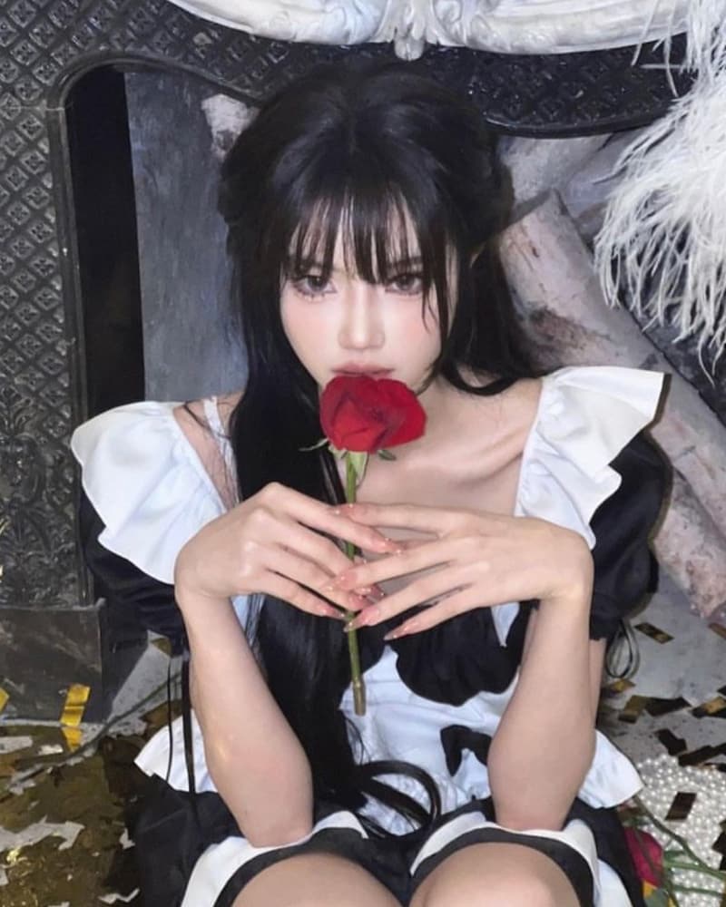 抖音网红何丹彤cos女仆装图片_8