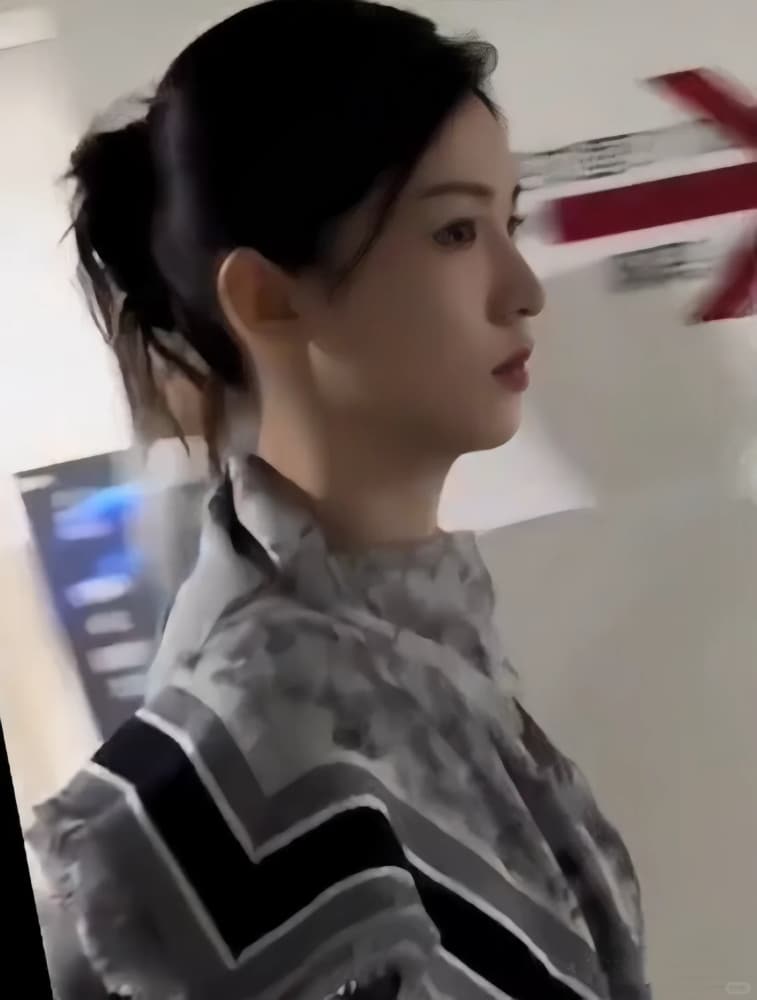 周也黑脸事件始末，周也黑脸图片_2