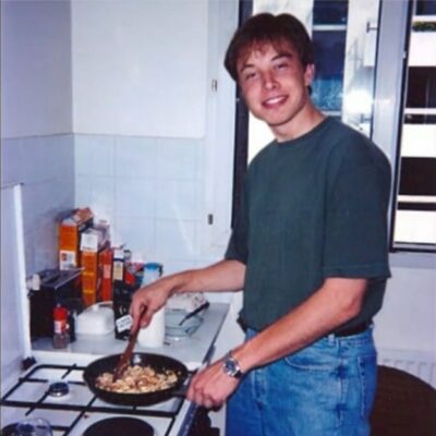 1990年埃隆·马斯克做饭老照片
