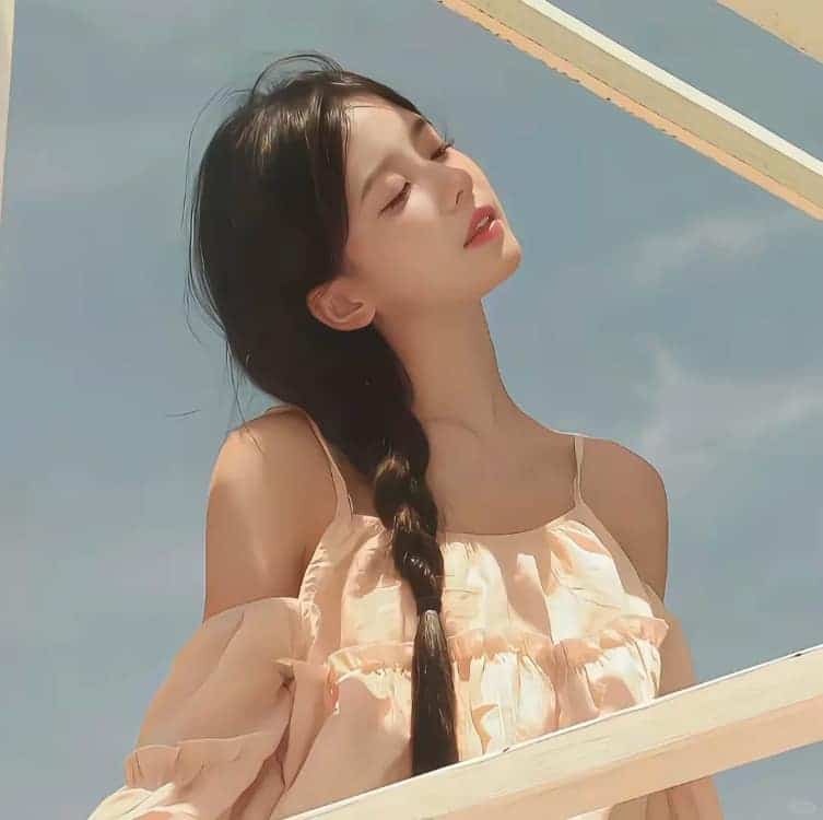 绝美治愈系温柔感性的真人女生头像_2