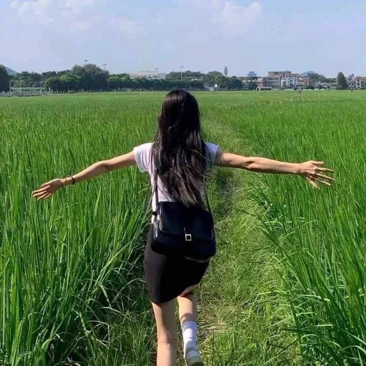 绝美治愈系温柔感性的真人女生头像_15