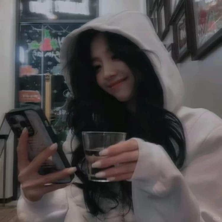 绝美治愈系温柔感性的真人女生头像_25