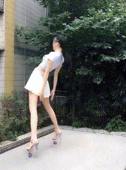 他的腰身缓慢的下沉动态图_1