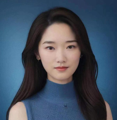 中金女员工名字叫郑雯露，本人照片颜值非常高
