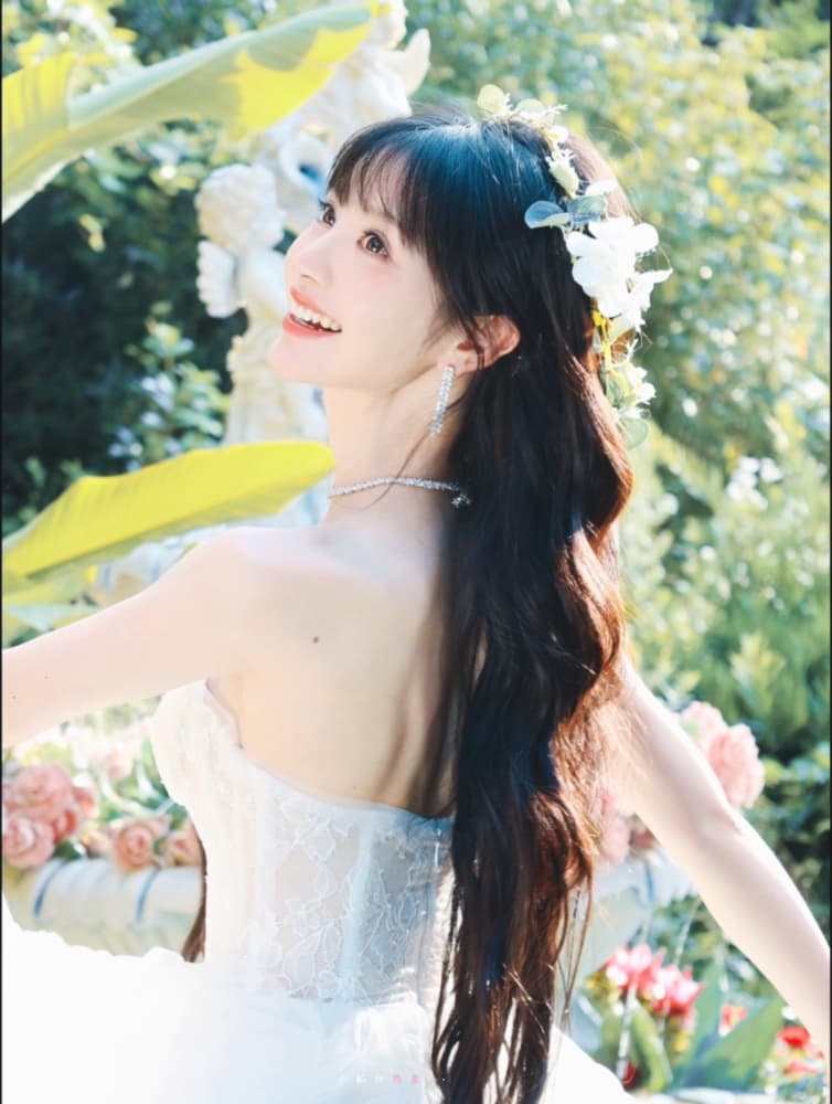 田曦薇花间提裙写真图片_6