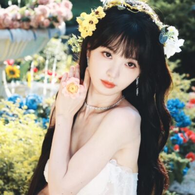 田曦薇花间提裙写真图片