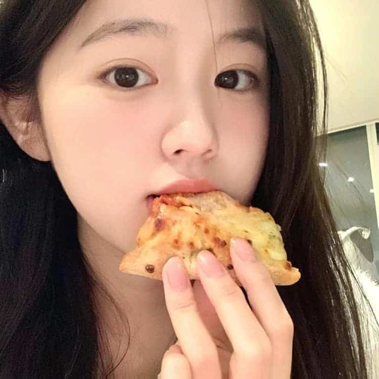 夏季招桃花真人甜妹儿微信头像_12