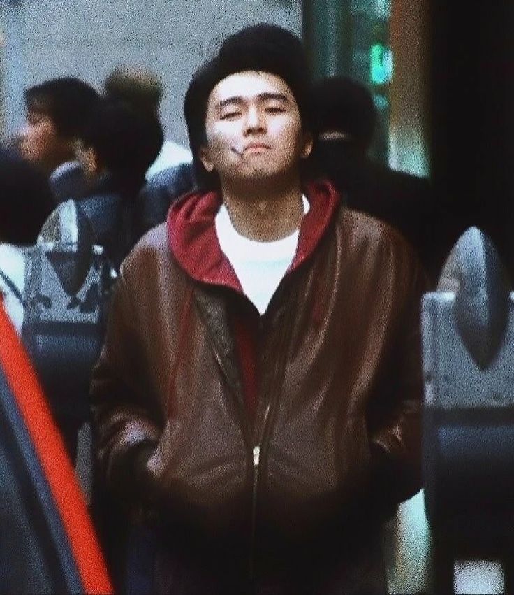 周星驰电影中抽烟经典镜头图片_7