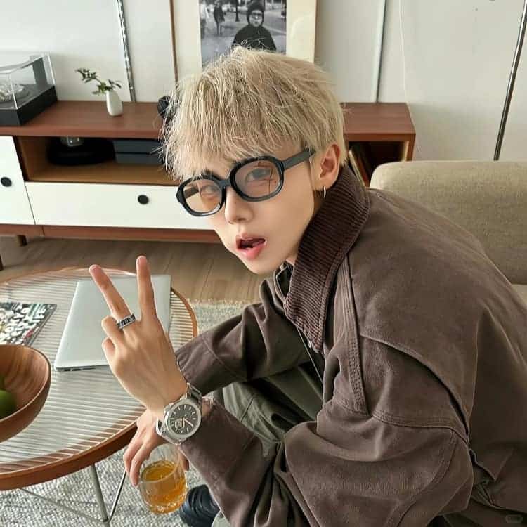 阳光自信男生超酷帅气真人头像_23