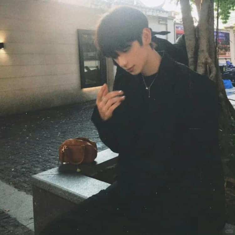 低调有内涵的单身高质量男生头像_23