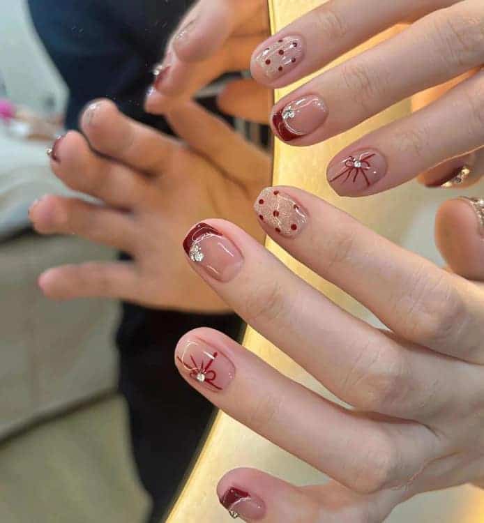 爱做美甲的女生可爱头像 夏日显白短款氛围感美甲图_6