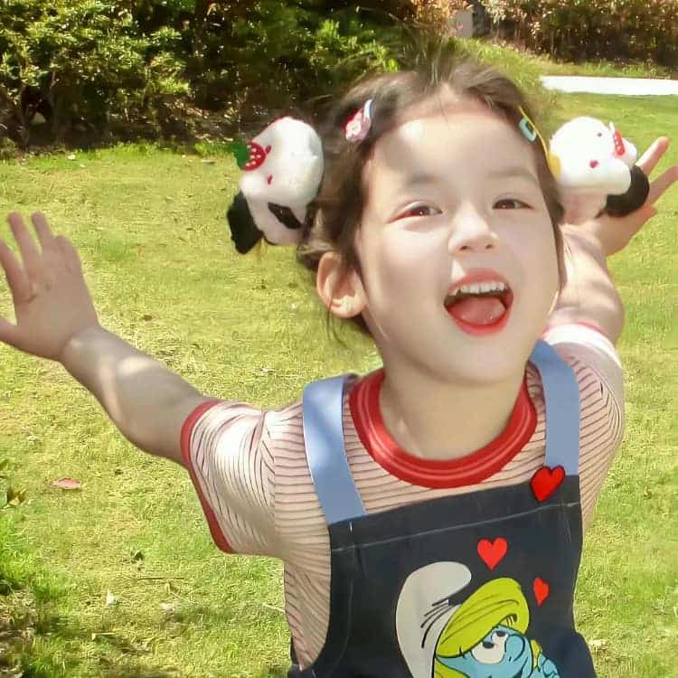 暑假用的有趣真人夏日氛围感女生头像_11