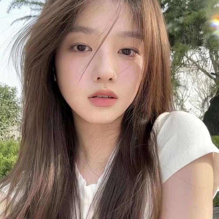 适合夏天的甜妹真人女生头像_1