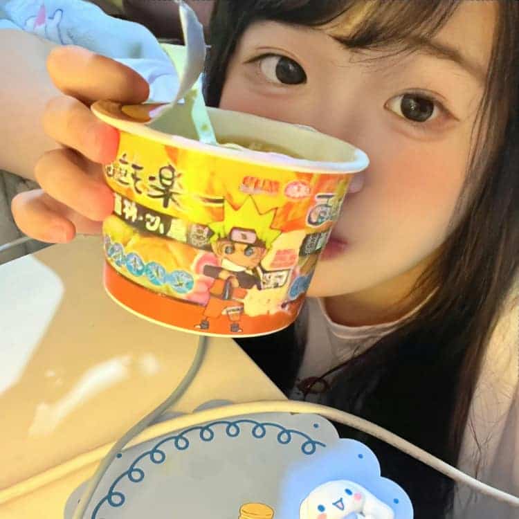 适合夏天的甜妹真人女生头像_2