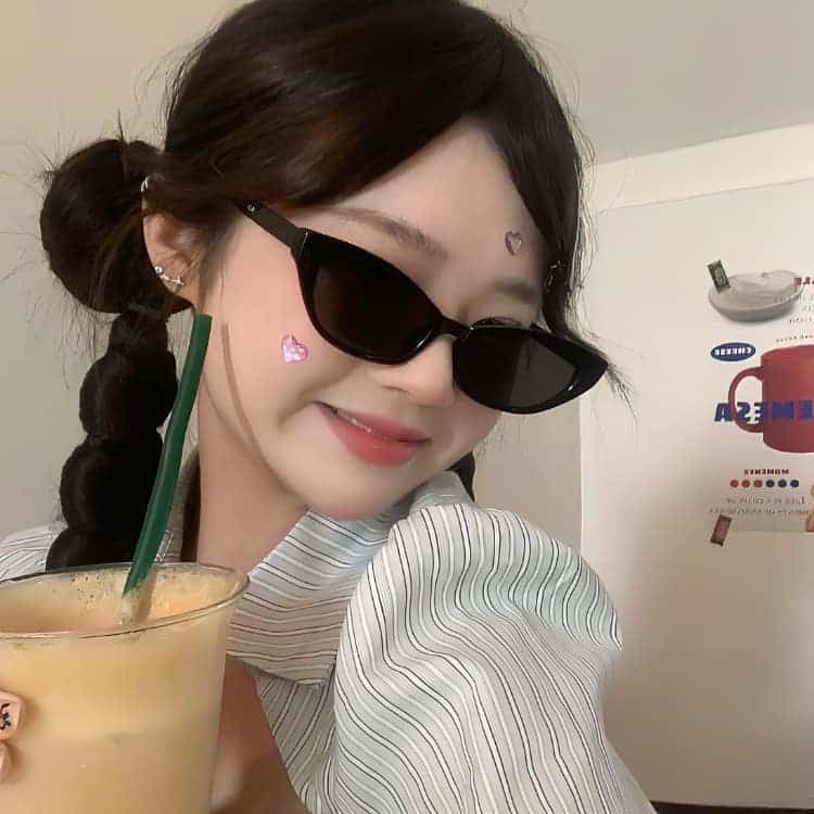 适合夏天的甜妹真人女生头像_14