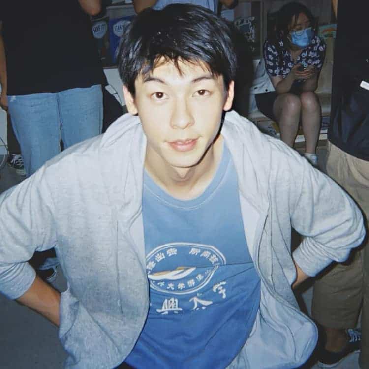 积极向上充满阳光的许光汉帅气男头_15