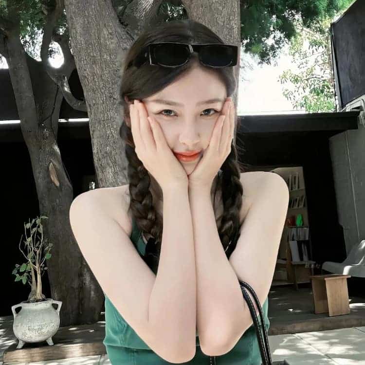 虞书欣超好看的绝美微信头像_2