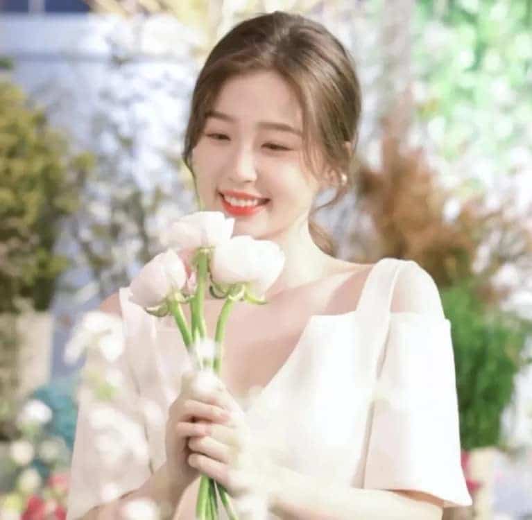 虞书欣超好看的绝美微信头像_10