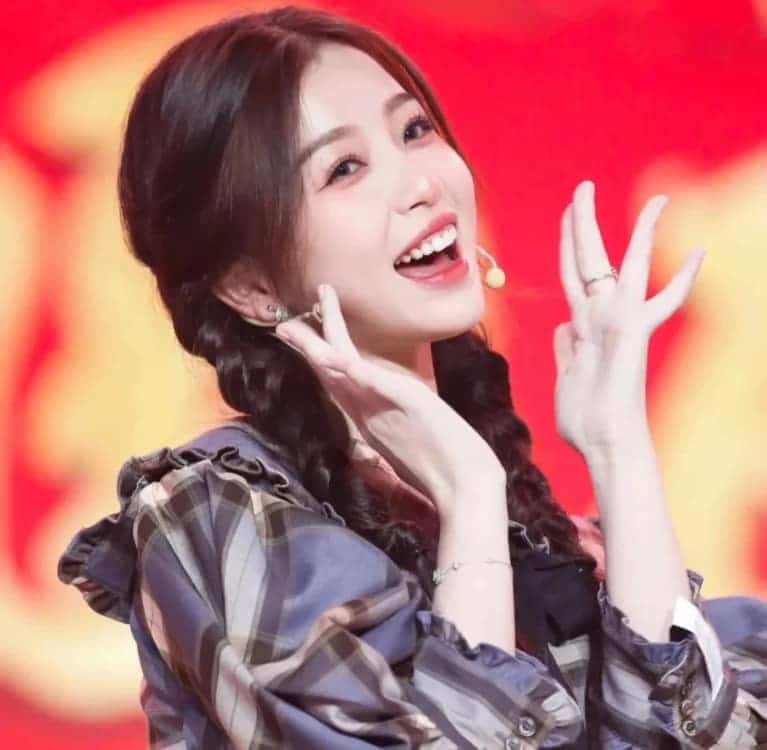 虞书欣超好看的绝美微信头像_13