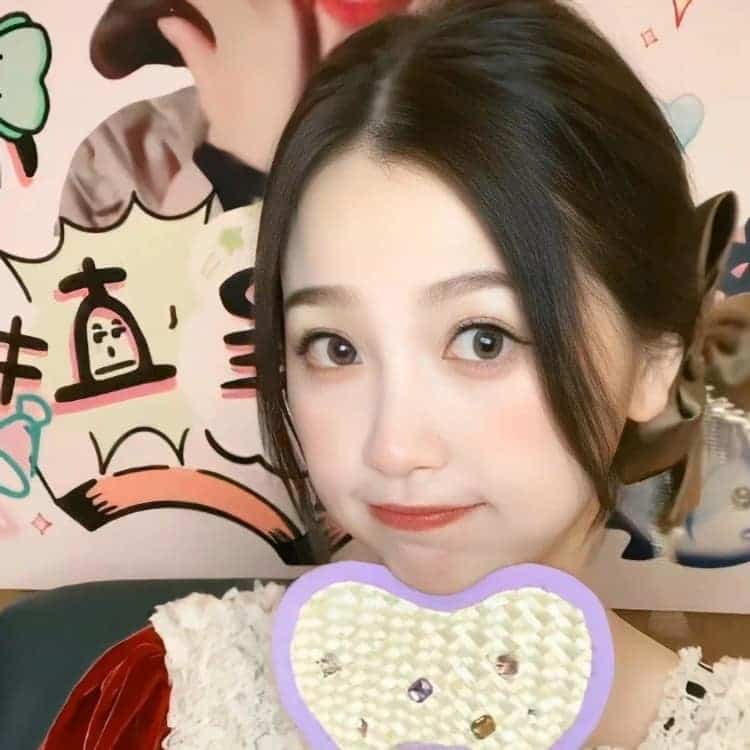 虞书欣超好看的绝美微信头像_15