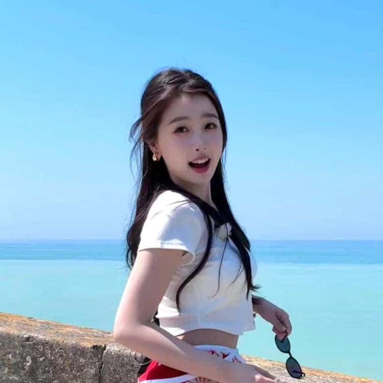 虞书欣超好看的绝美微信头像_23