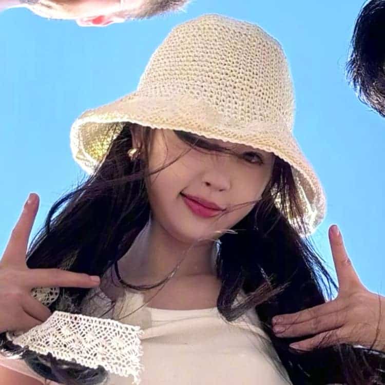 虞书欣超好看的绝美微信头像_24