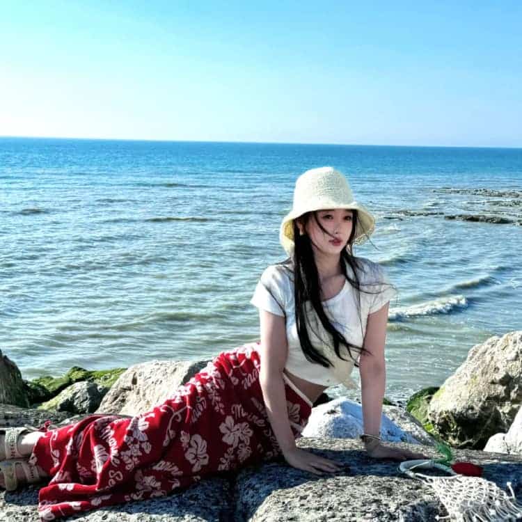 虞书欣超好看的绝美微信头像_25