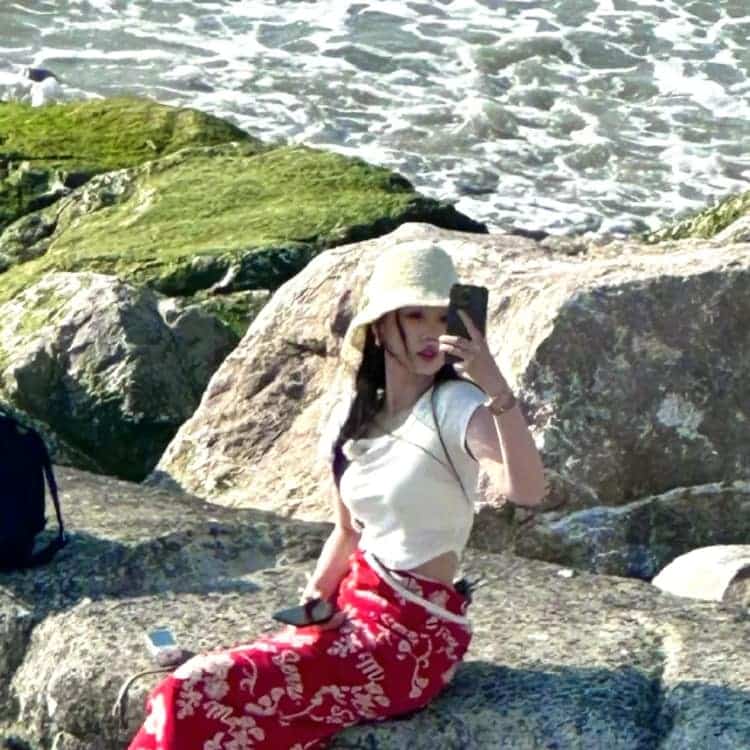 虞书欣超好看的绝美微信头像_27