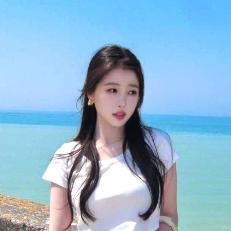 虞书欣超好看的绝美微信头像_35