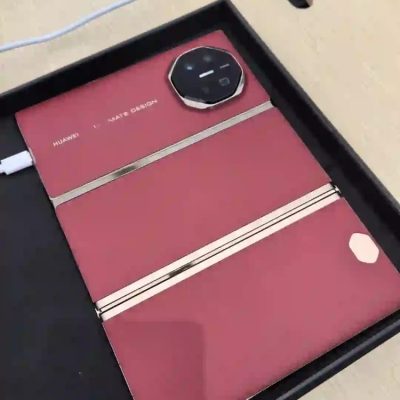 华为非凡大师mate xt瑞红色真机实拍图