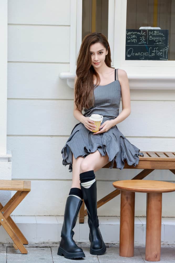 Angelababy牛仔背心街拍图片_6