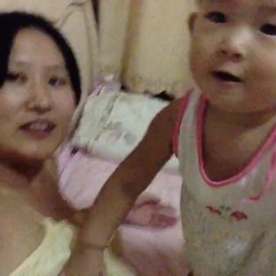 妈妈怀着孕带娃,儿子我还怀着孕呢小心肚子