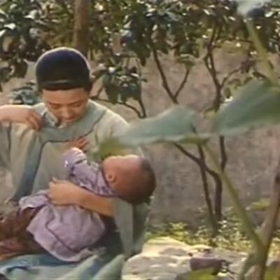 有哺乳剧情的电影推荐，含着她俩颗硕大的乳峰电影推荐