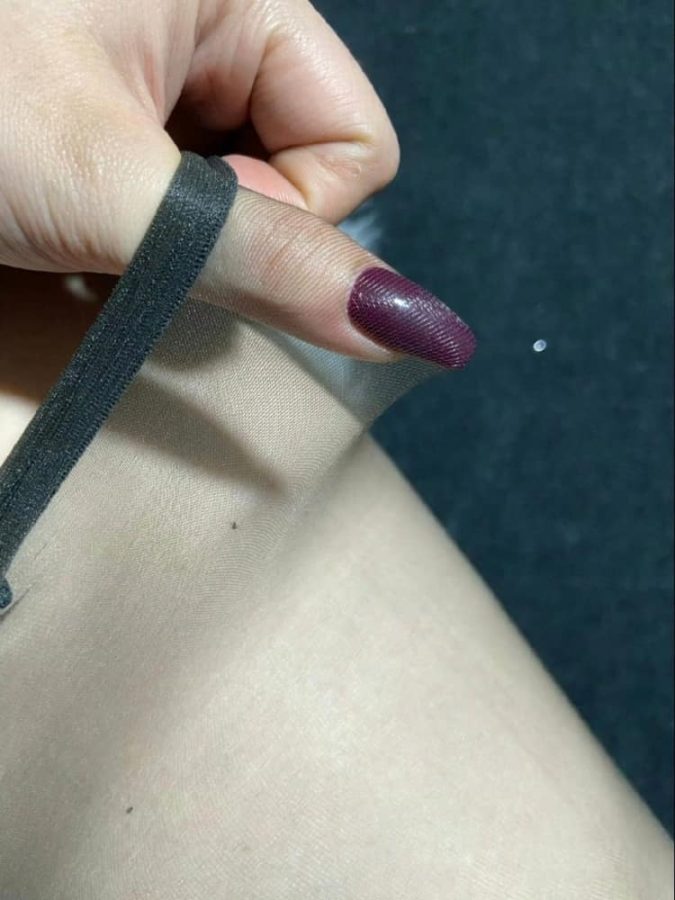 扒开穿黑色袜子的女人图片_2