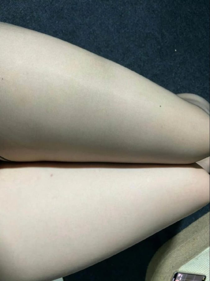 扒开穿黑色袜子的女人图片_4