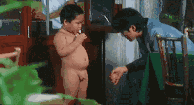 男人被脱了裤子玩坤gif动态图_1