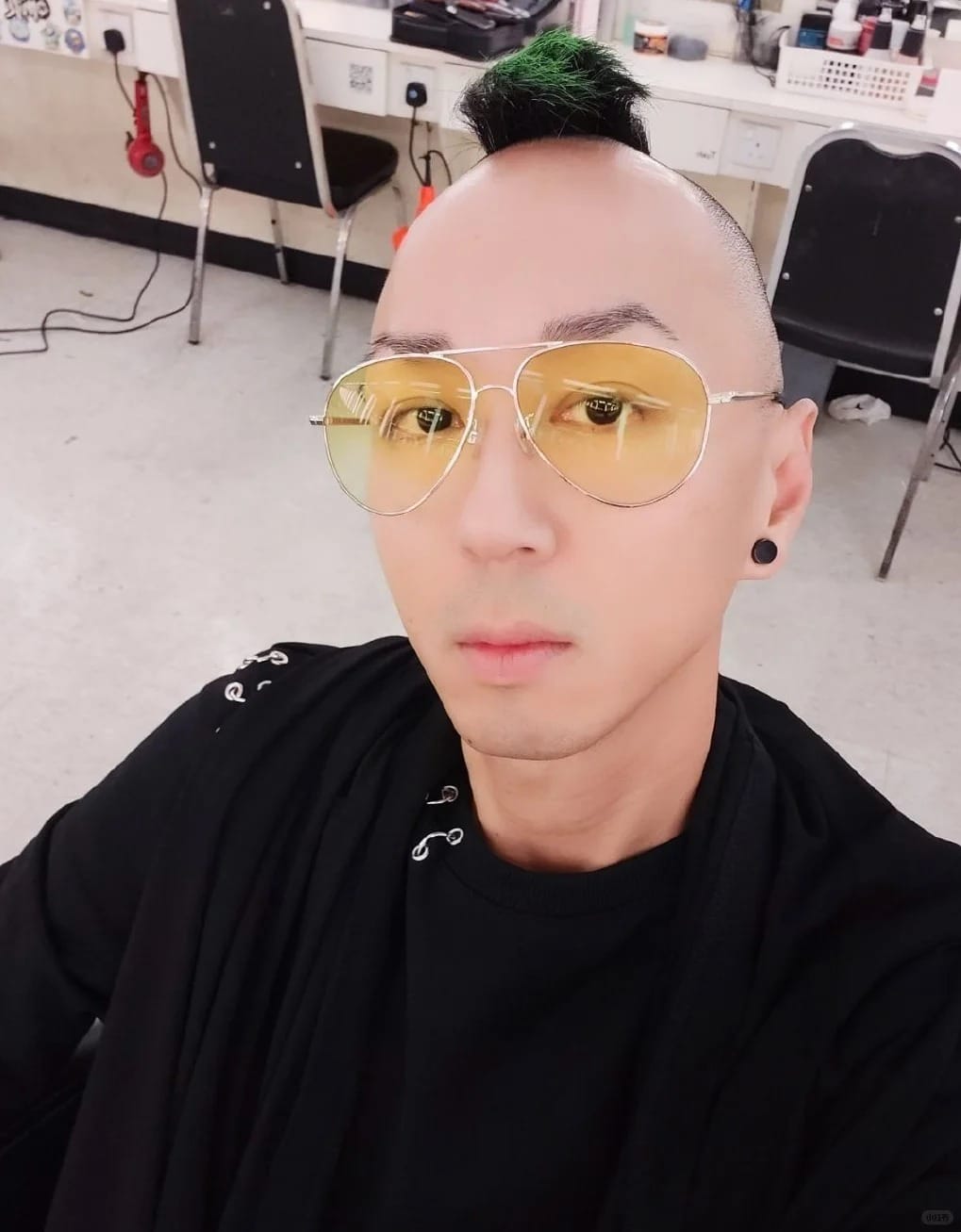 香港太难混了52岁TVB演员戴耀明餐厅打工_1