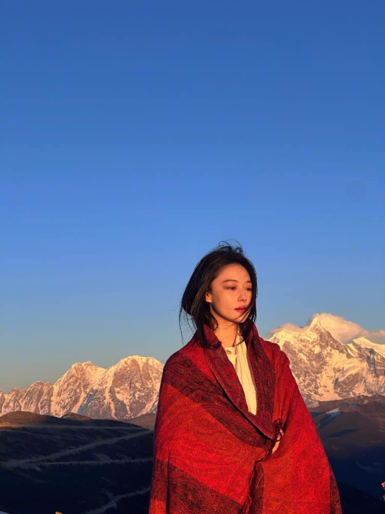 张馨予西藏南迦巴瓦图片_4