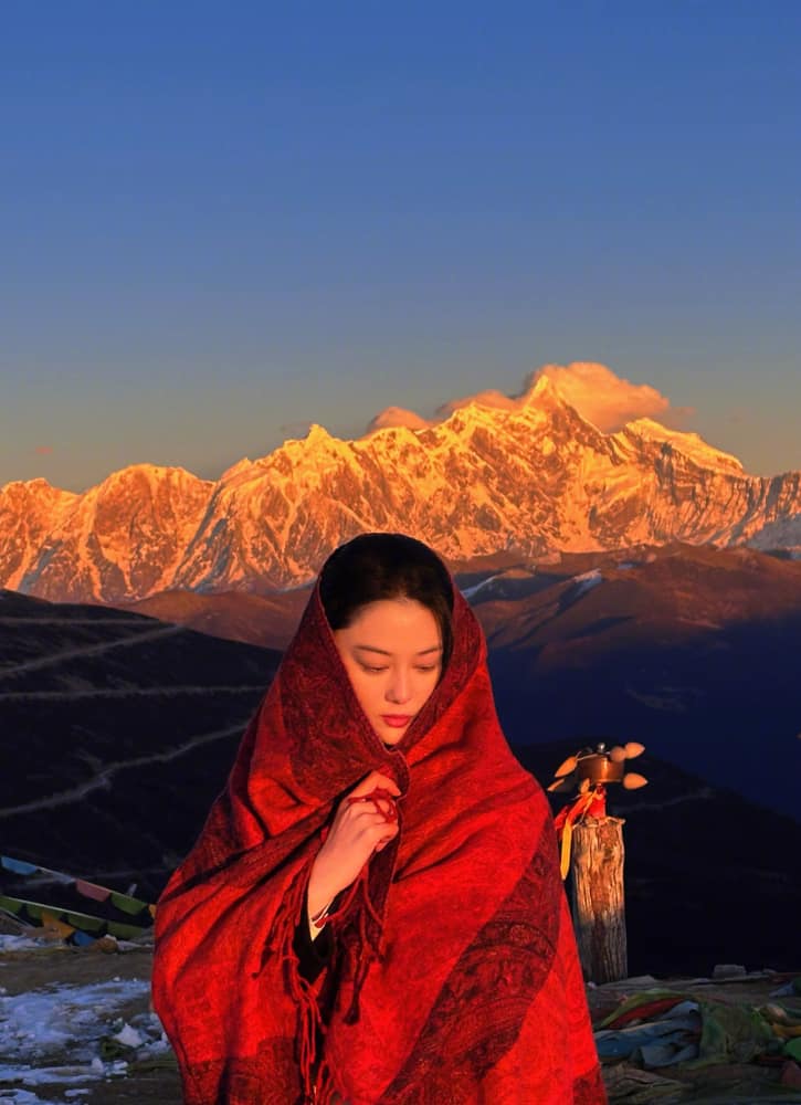 张馨予西藏南迦巴瓦图片_12