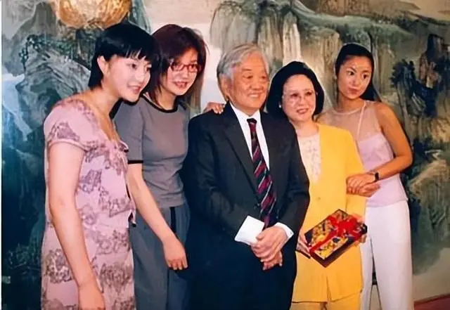 苏有朋赵薇林心如等众明星悼念琼瑶_2